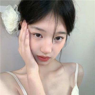 白色的南方 海报